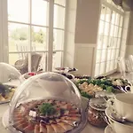 Mietowe Wzgorza Mansion House ホテル ザクロチム