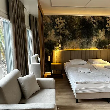 Mietowe Wzgorza Mansion House * Zakroczym